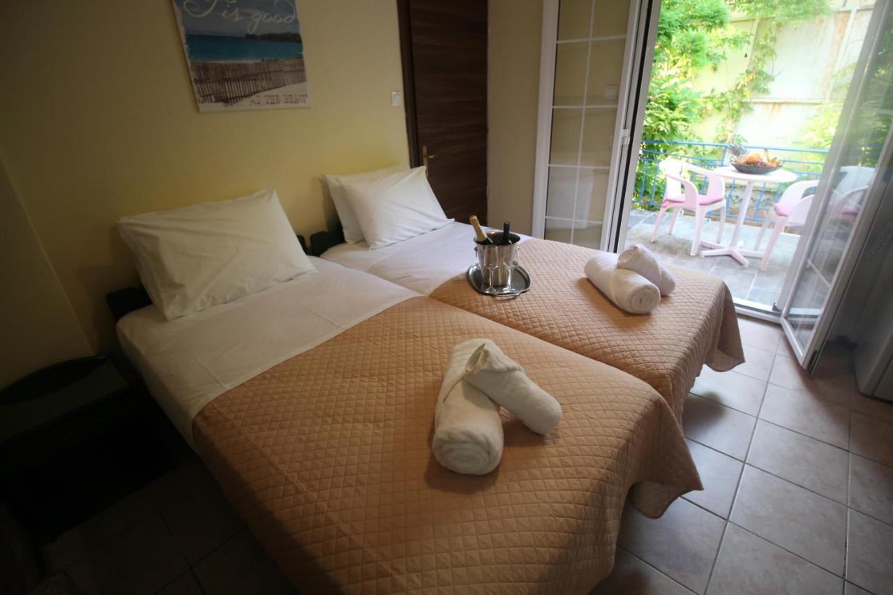 Batis Breeze Bed & Breakfast Perama  Eksteriør bilde