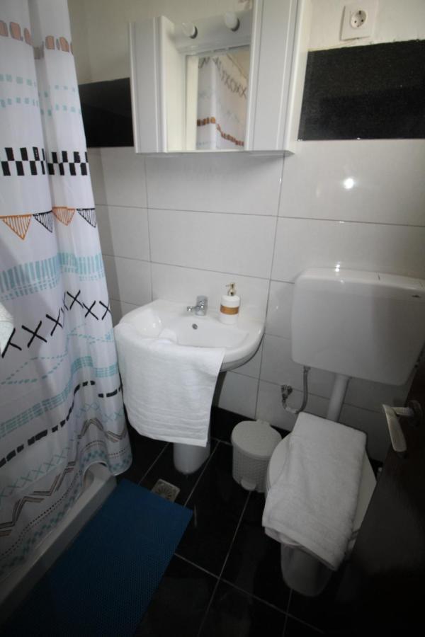 Batis Breeze Bed & Breakfast Perama  Eksteriør bilde
