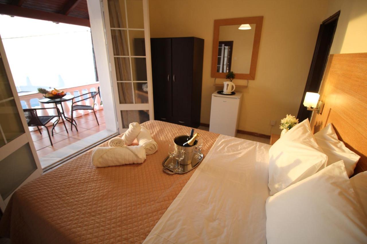 Batis Breeze Bed & Breakfast Perama  Eksteriør bilde