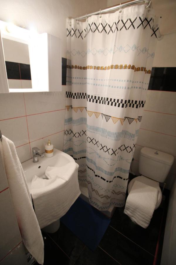 Batis Breeze Bed & Breakfast Perama  Eksteriør bilde