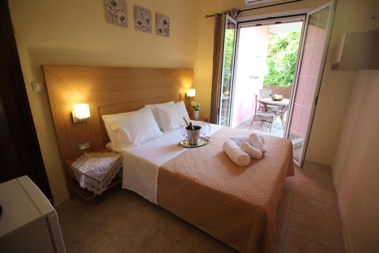 Batis Breeze Bed & Breakfast Perama  Eksteriør bilde