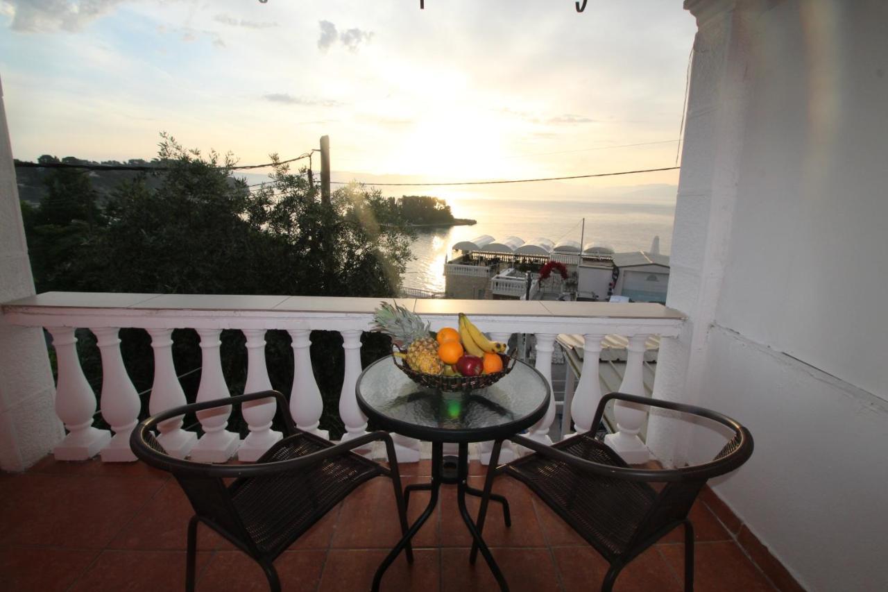Batis Breeze Bed & Breakfast Perama  Eksteriør bilde